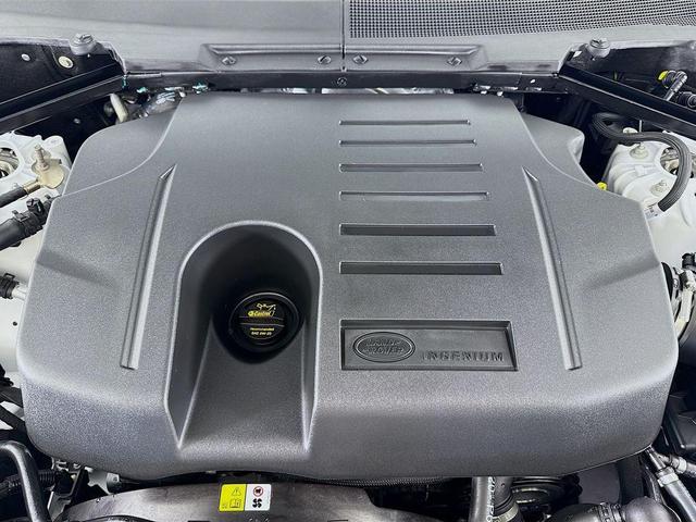 Photo of 2025 Fuji White Land Rover Defender