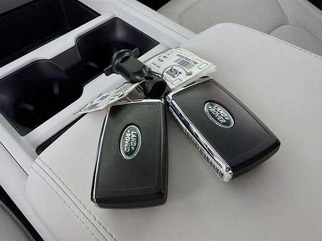 Photo of 2025 Fuji White Land Rover Defender