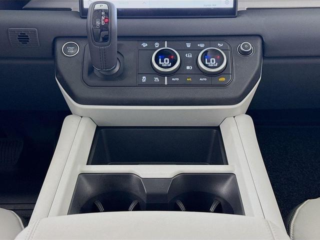 Photo of 2025 Fuji White Land Rover Defender