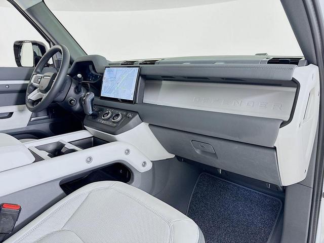 Photo of 2025 Fuji White Land Rover Defender