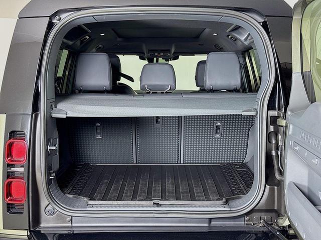 Photo of 2023 Pangea Green Land Rover Defender