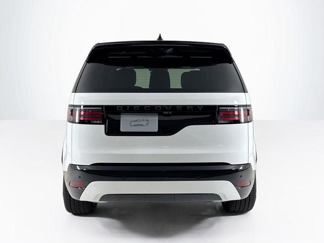 Photo of 2025 Fuji White Land Rover Discovery