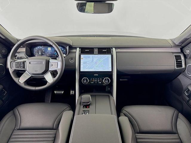 Photo of 2025 Fuji White Land Rover Discovery