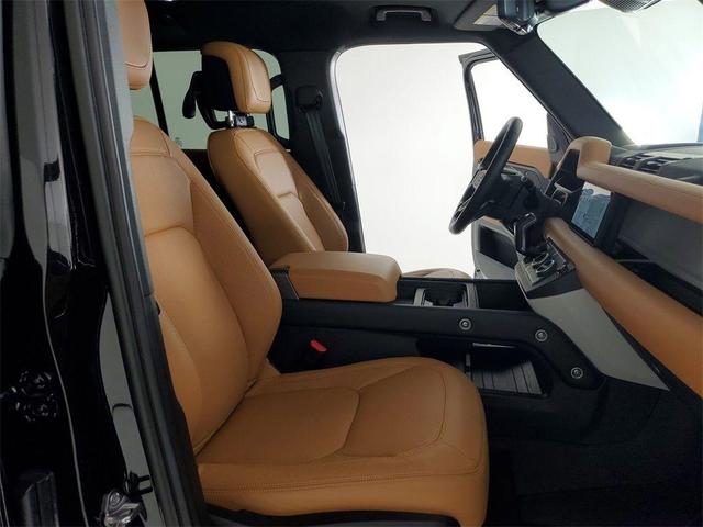 Photo of 2024 Santorini Black Land Rover Defender
