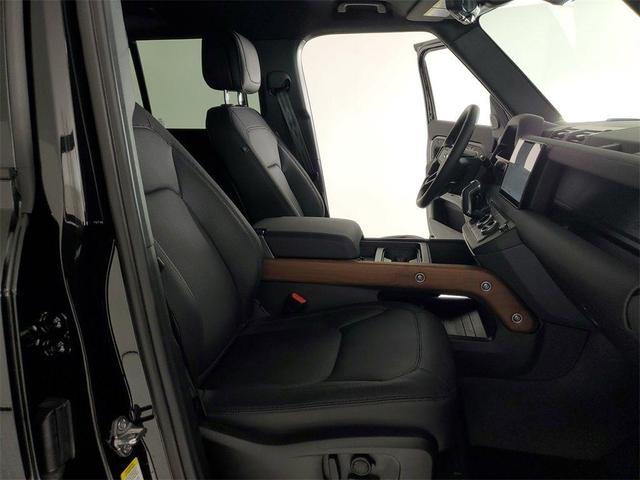 Photo of 2024 Santorini Black Land Rover Defender