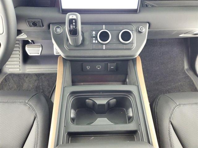 Photo of 2024 Santorini Black Land Rover Defender