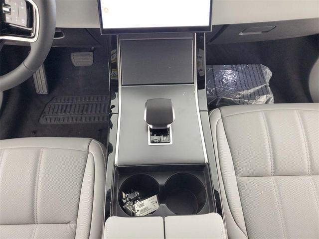 Photo of 2026 Fuji White Land Rover Range Rover Evoque
