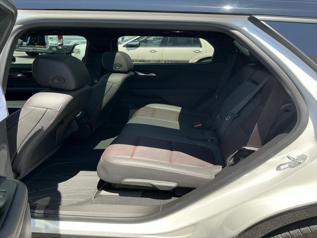 Photo of 2022 Iridescent Pearl Tricoat Chevrolet Blazer