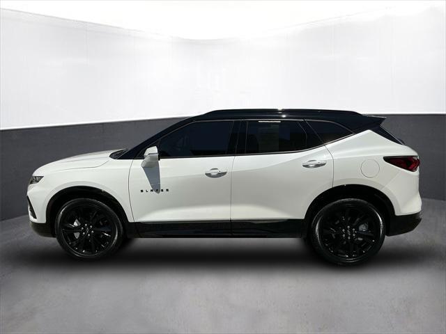 Photo of 2022 Iridescent Pearl Tricoat Chevrolet Blazer
