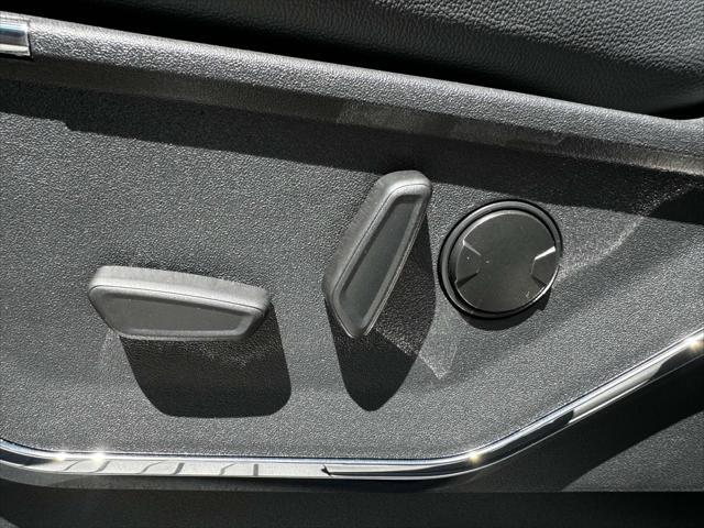 Photo of 2024 Agate Black Metallic Ford F-350