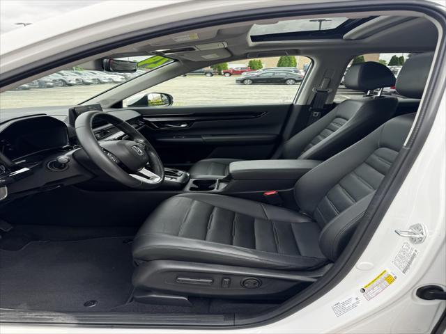 Photo of 2024 Platinum White Pearl Honda CR-V