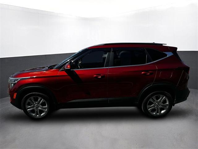 Photo of 2021 Mars Orange Kia Seltos