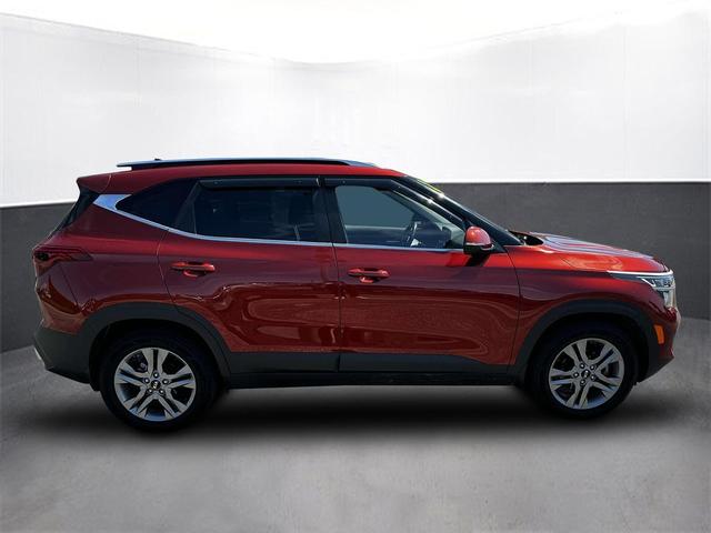 Photo of 2021 Mars Orange Kia Seltos