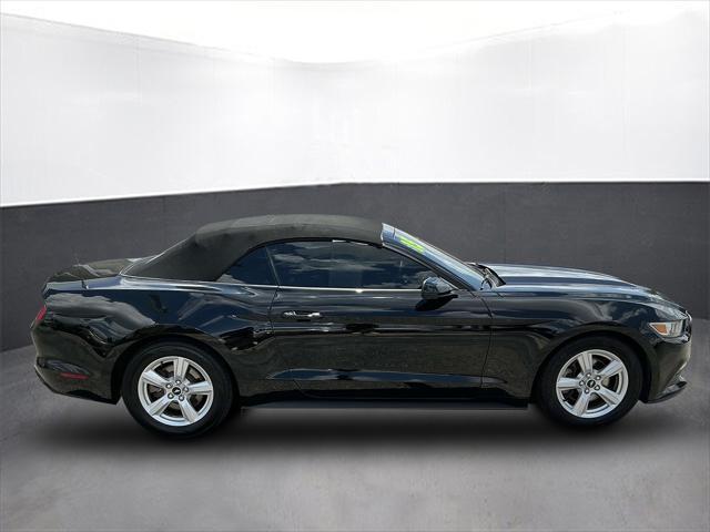 Photo of 2015 Black Ford Mustang