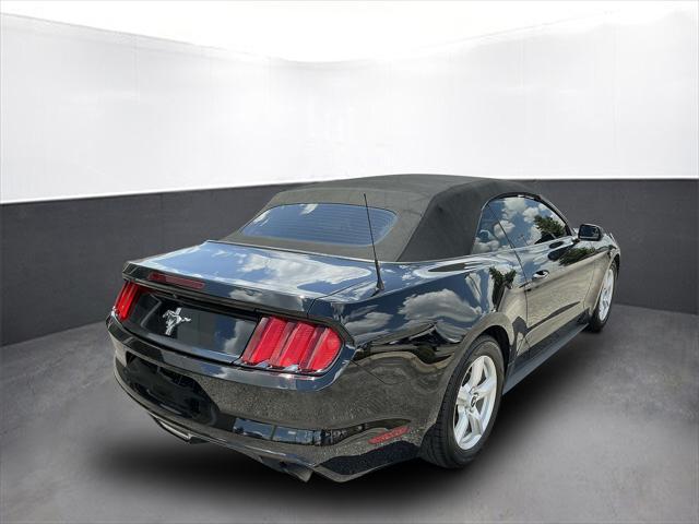 Photo of 2015 Black Ford Mustang