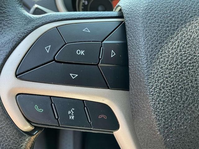 Photo of 2018 Diamond Black Crystal Pearlcoat Jeep Cherokee