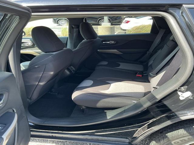 Photo of 2018 Diamond Black Crystal Pearlcoat Jeep Cherokee