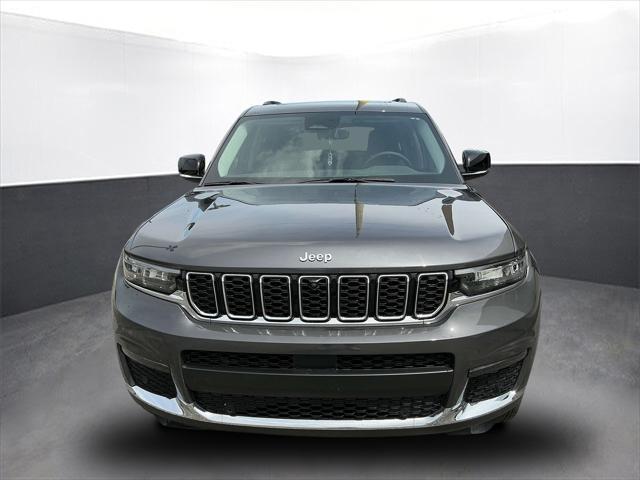 Photo of 2023 Baltic Gray Metallic Clearcoat Jeep Grand Cherokee L