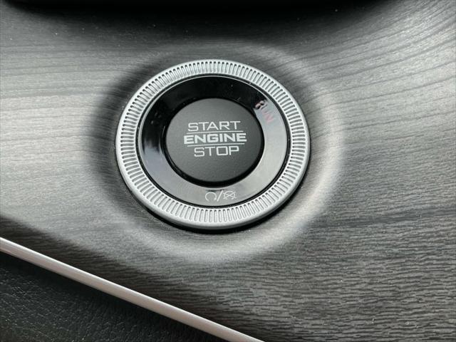 Photo of 2023 Baltic Gray Metallic Clearcoat Jeep Grand Cherokee L
