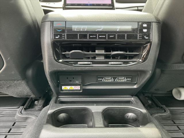 Photo of 2023 Baltic Gray Metallic Clearcoat Jeep Grand Cherokee L