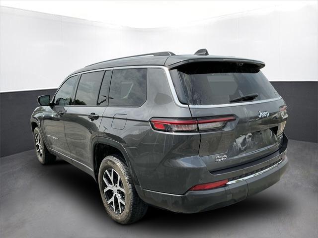 Photo of 2023 Baltic Gray Metallic Clearcoat Jeep Grand Cherokee L