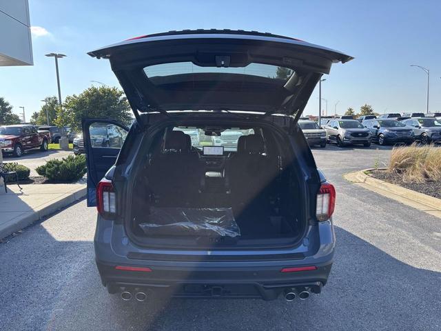 Photo of 2025 Vapor Blue Metallic Ford Explorer