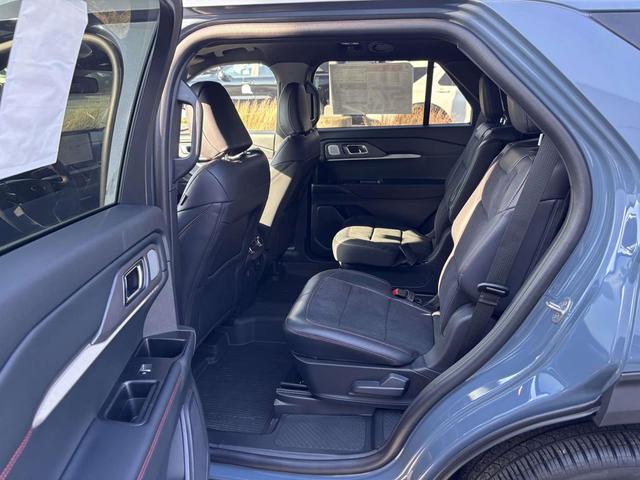 Photo of 2025 Vapor Blue Metallic Ford Explorer