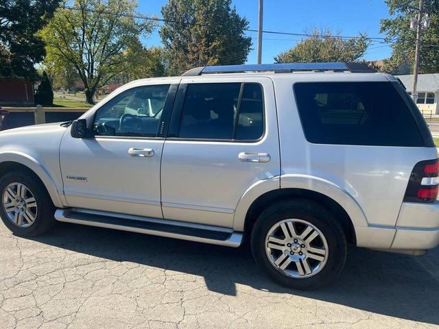Photo of 2006 Silver Ford Explorer