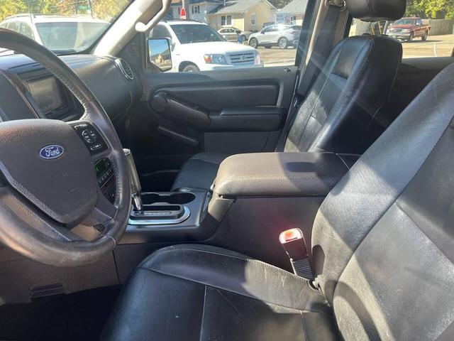 Photo of 2006 Silver Ford Explorer