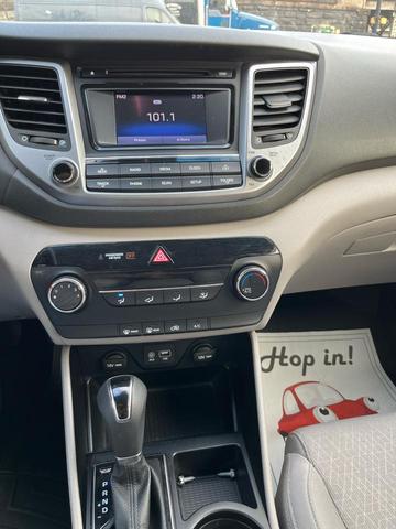Photo of 2017 White Hyundai TUCSON