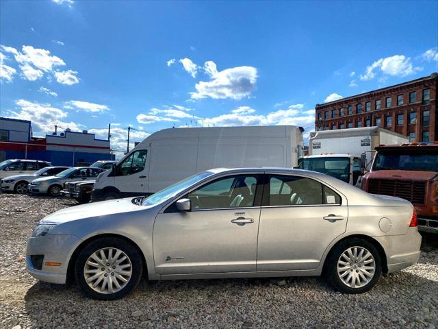 Photo of 2011 Gray Ford Fusion Hybrid