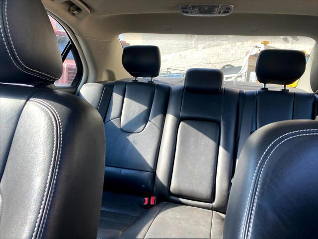 Photo of 2011 Gray Ford Fusion Hybrid
