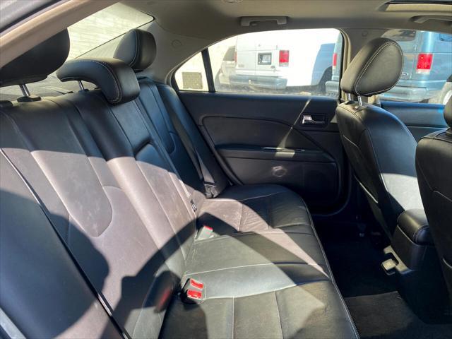 Photo of 2011 Gray Ford Fusion Hybrid