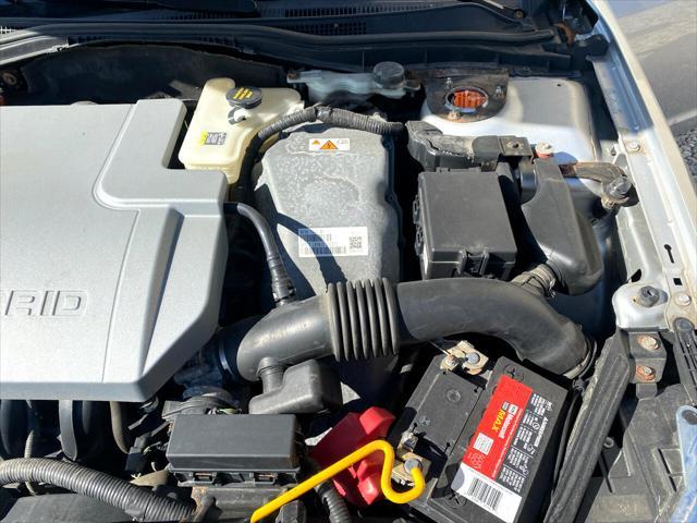 Photo of 2011 Gray Ford Fusion Hybrid