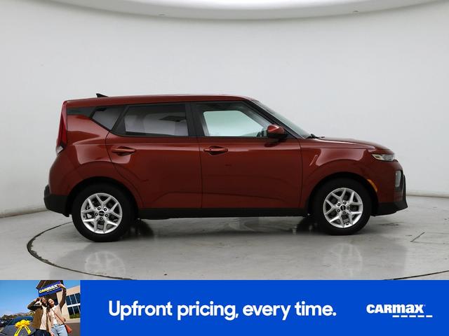Photo of 2022 Orange Kia Soul