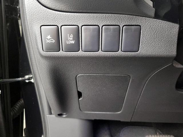 Photo of 2020 Black Mitsubishi Outlander