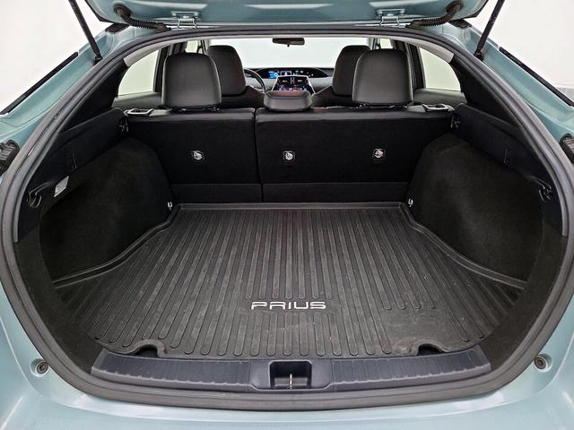 Photo of 2016 Blue Toyota Prius