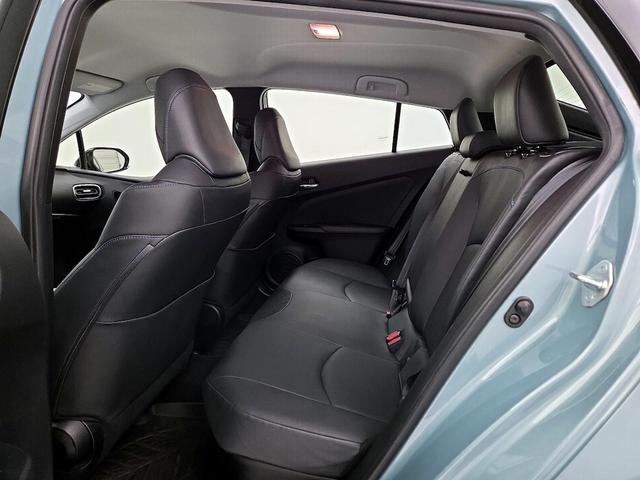 Photo of 2016 Blue Toyota Prius