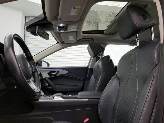 Photo of 2022 Black Acura TLX