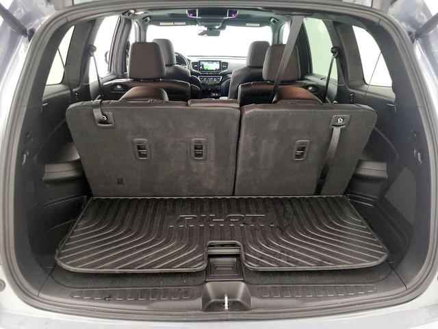 Photo of 2022 Gray Honda Pilot