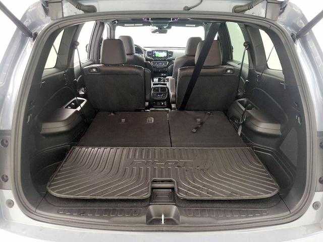 Photo of 2022 Gray Honda Pilot