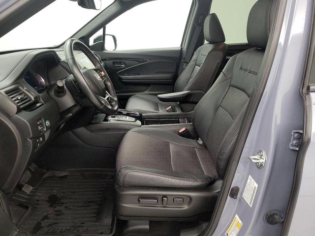 Photo of 2022 Gray Honda Pilot