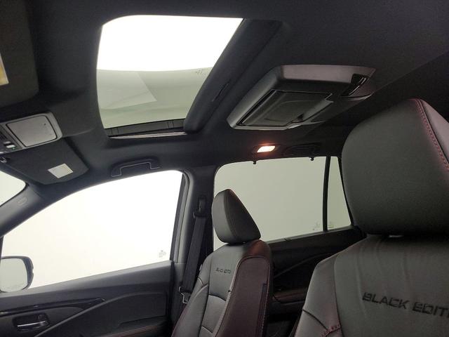 Photo of 2022 Gray Honda Pilot