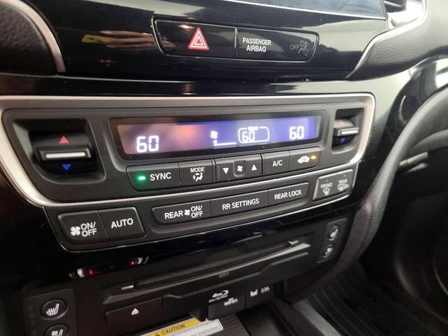 Photo of 2022 Gray Honda Pilot