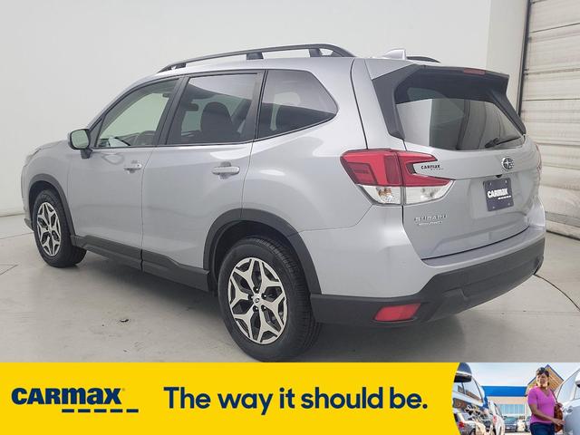 Photo of 2022 Silver Subaru Forester