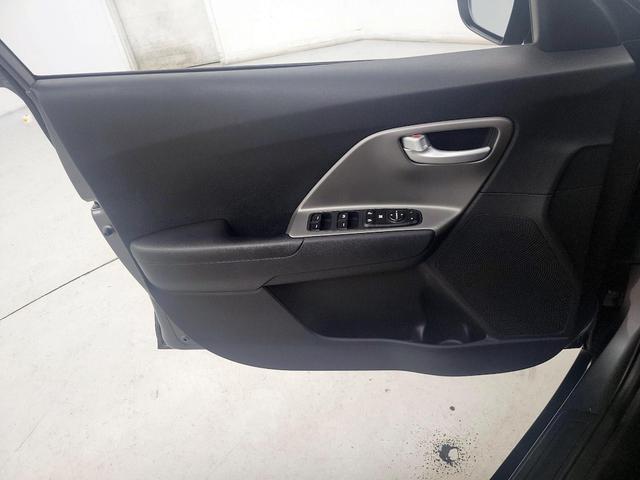 Photo of 2018 Gray Kia Niro