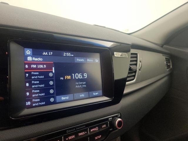 Photo of 2018 Gray Kia Niro