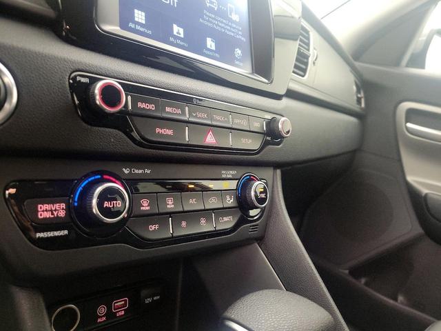 Photo of 2018 Gray Kia Niro
