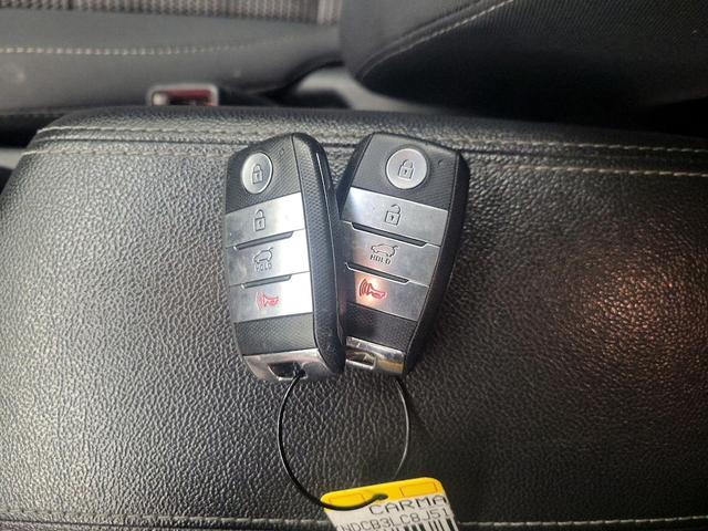Photo of 2018 Gray Kia Niro