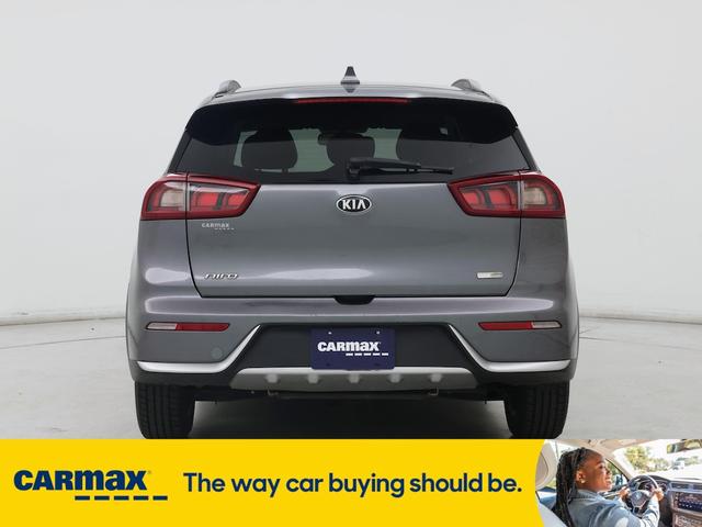 Photo of 2018 Gray Kia Niro